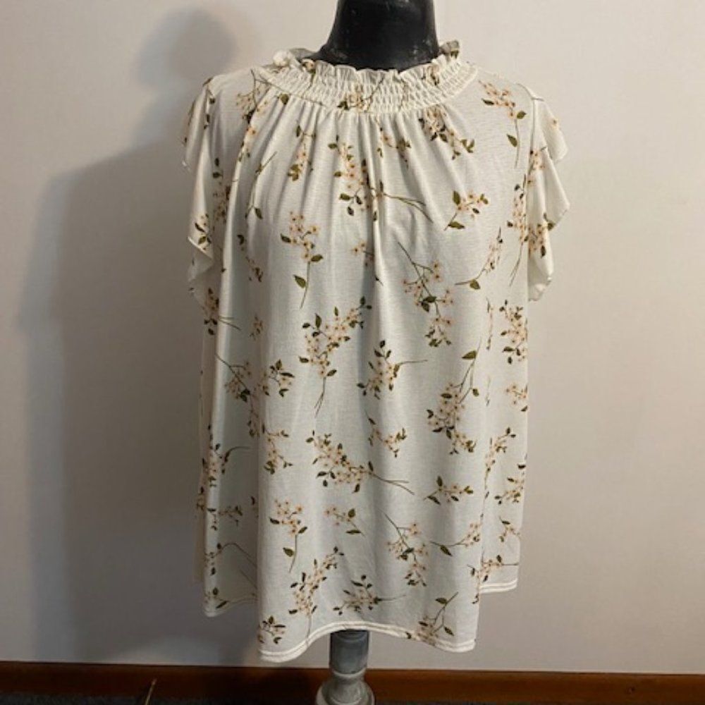 Anthro Melloday White Floral Smocked High neck flutter sleeves top, size 2X